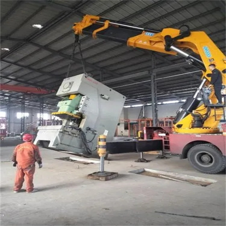 万山80吨折臂吊车出租附近电话