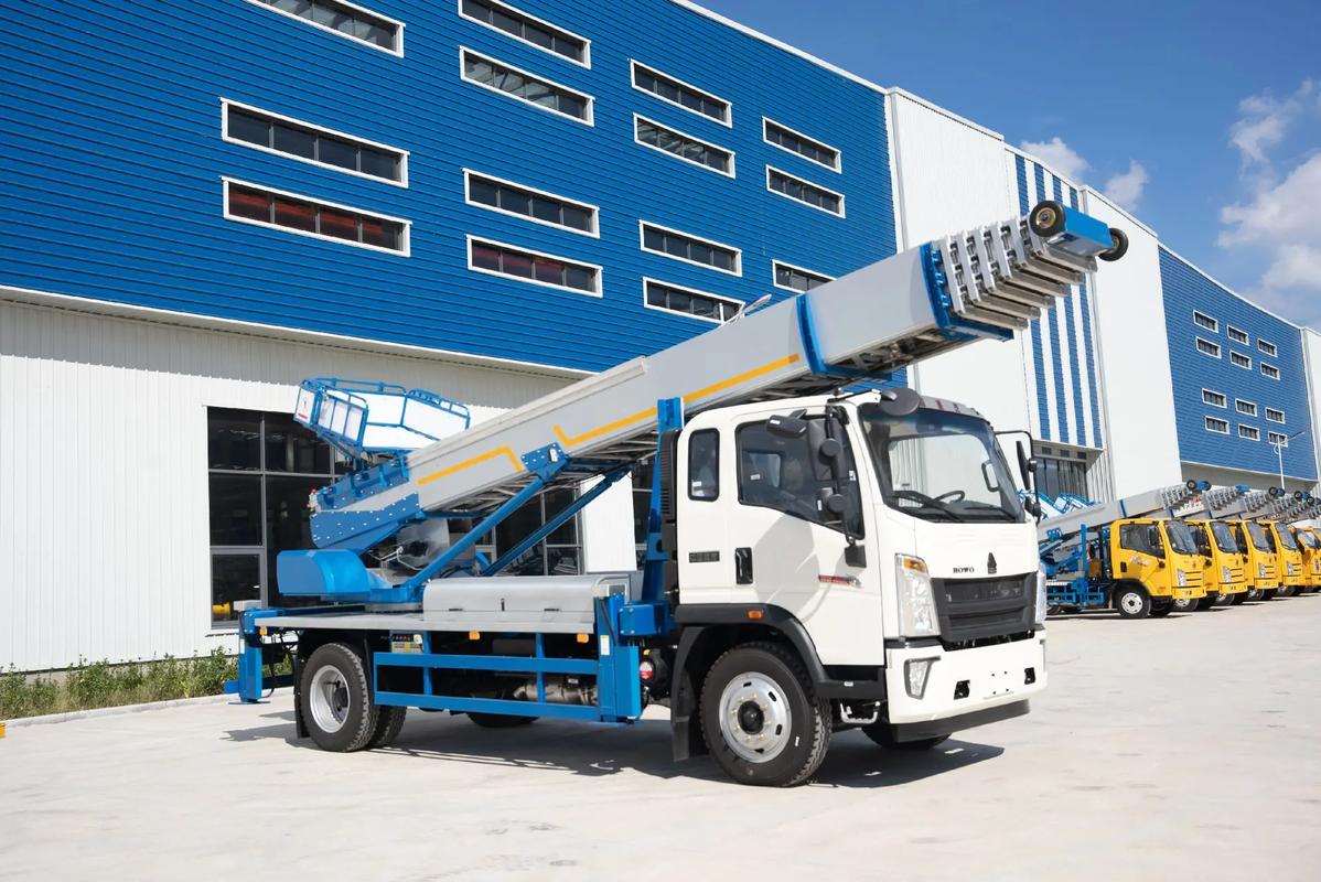 万山出租云梯车高空作业车 建筑垃圾搬运